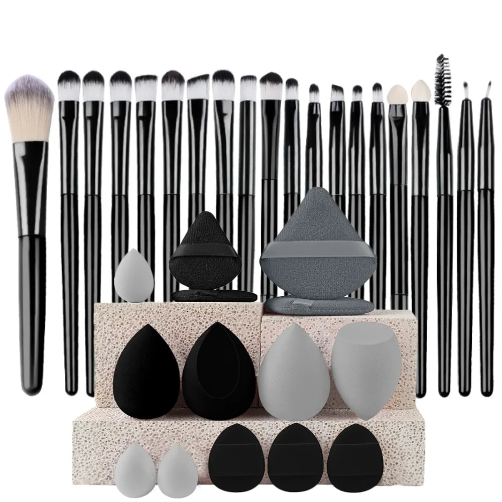 Makeup Brushes Set Premium Synthetic Kabuki Foundation Concealers Powder Blush Blending Face Eye Shadows Brush Set
