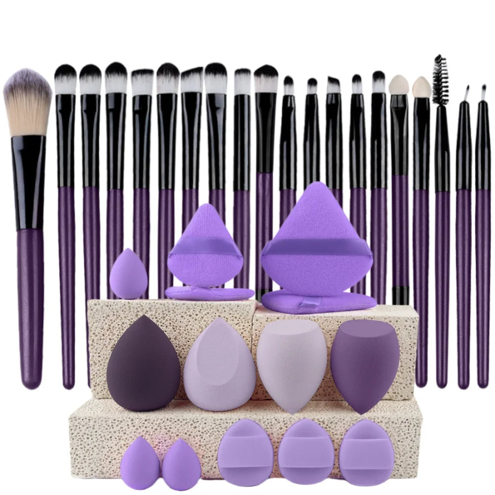 Makeup Brushes Set Premium Synthetic Kabuki Foundation Concealers Powder Blush Blending Face Eye Shadows Brush Set