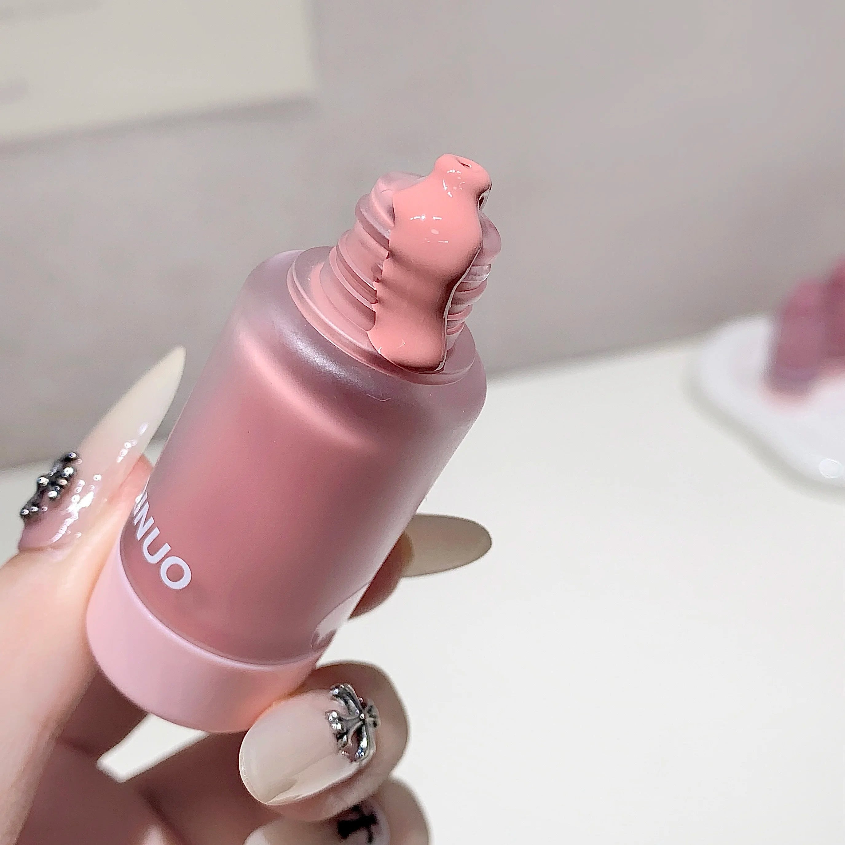 SHAQINUO Light Blush Liquid Moisturizing Mirror Vitality Moisturizing Whitening Brightening Natural Rouge