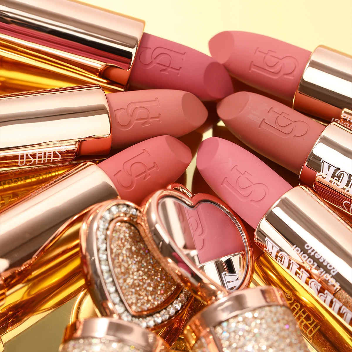 USHAS, Matte lipstick, long-lasting waterproof, moisturizing, non-stick cup, gold shape, with heart-shaped mirror