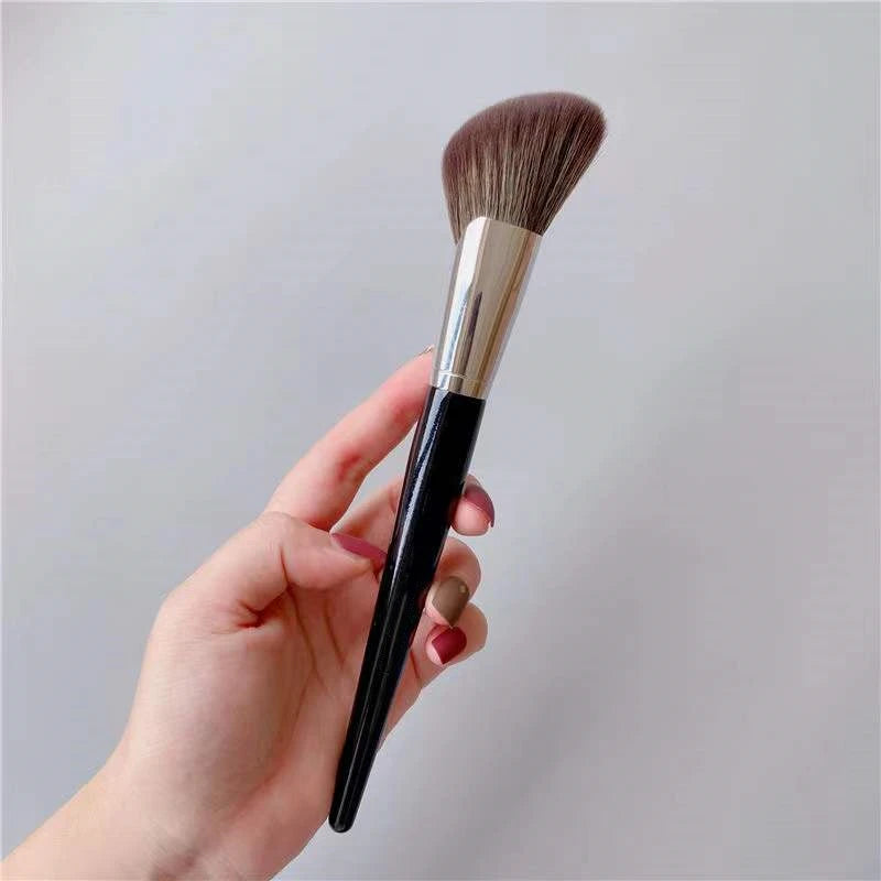 LOYBJ Face Contour Makeup Brushes Fan-shaped Professional Powder Blush Highlighter Bronzer V Face Silhouette Cosmetic Brush Tool