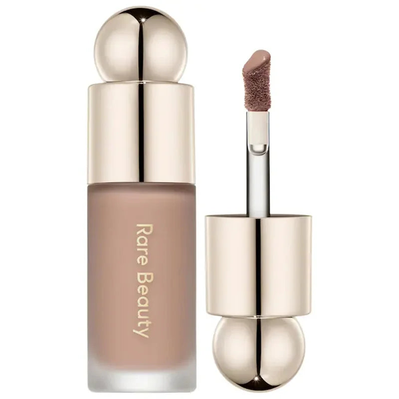 Contour liquide 'Soft Pinch' (Pincement Doux), look naturellement lifté qui dure, anti-cernes bronze, imperméable, contrôle du sébum, blush hydratant, maquillage.