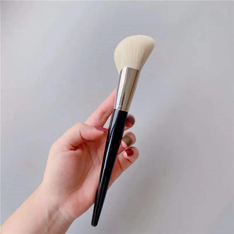 LOYBJ Face Contour Makeup Brushes Fan-shaped Professional Powder Blush Highlighter Bronzer V Face Silhouette Cosmetic Brush Tool