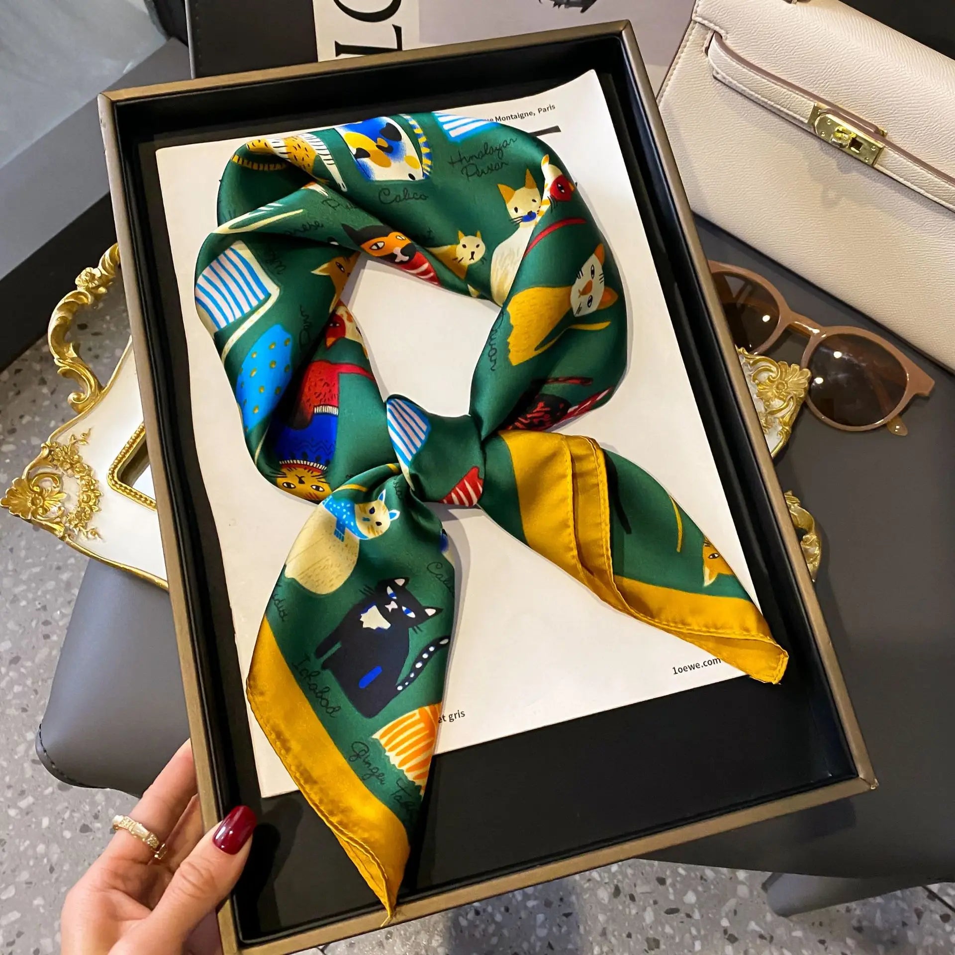 Écharpe/Foulard de style nordique élégant pour toutes les saisons, grand châle carré en fausse soie, étole décorative simple et chic pour adolescentes.