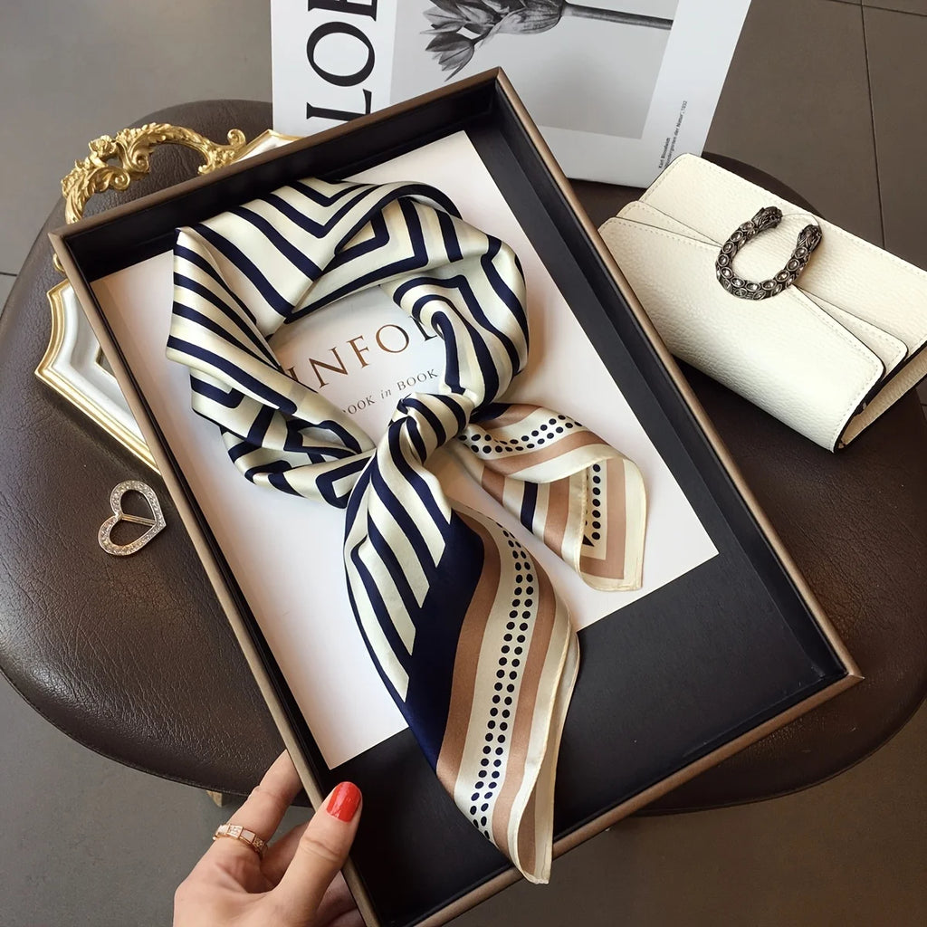 Écharpe/Foulard de style nordique élégant pour toutes les saisons, grand châle carré en fausse soie, étole décorative simple et chic pour adolescentes.