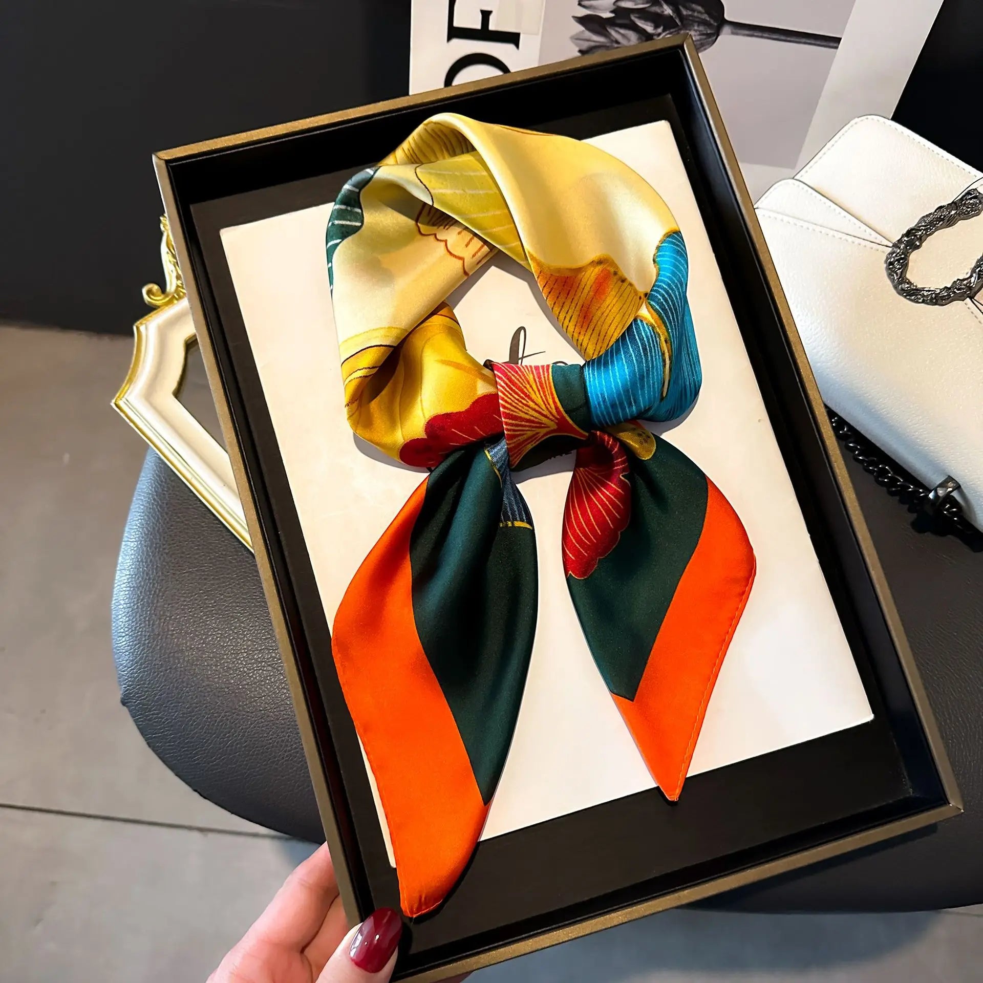 Écharpe/Foulard de style nordique élégant pour toutes les saisons, grand châle carré en fausse soie, étole décorative simple et chic pour adolescentes.