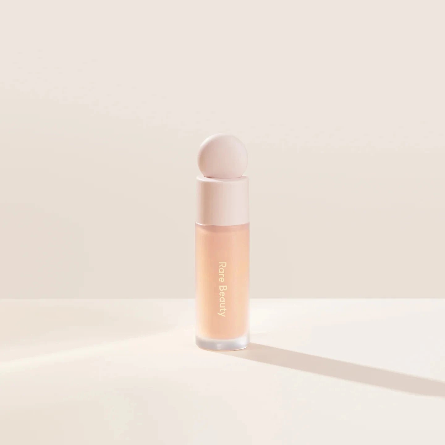 Contour liquide 'Soft Pinch' (Pincement Doux), look naturellement lifté qui dure, anti-cernes bronze, imperméable, contrôle du sébum, blush hydratant, maquillage.