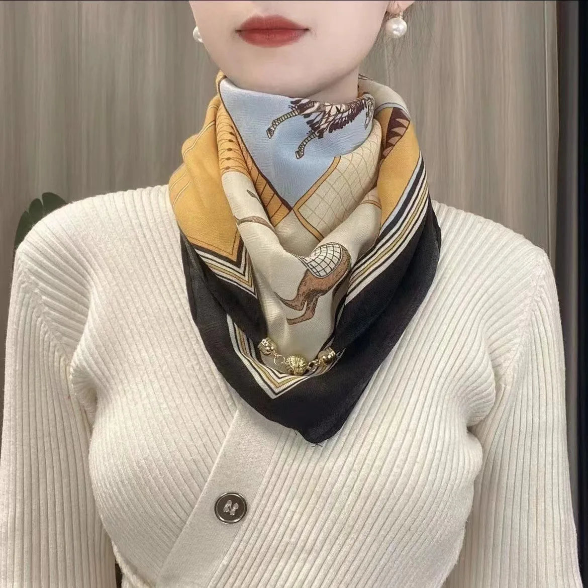 Luxury Magnetic Buckle Print Silk Scarf for Women Autumn and Winter New Fashion Soft Satin Neckerchief High-end Neck Scarf ﻿